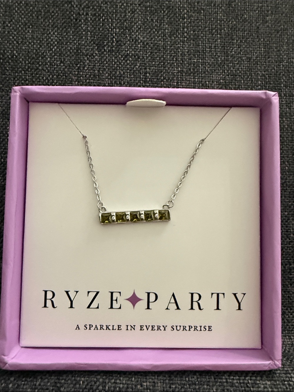 Ryze Party .925 sterling silver limelite  Green Bar Necklace